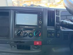 2013 Isuzu F Series FSS 550 4x4