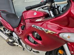 2006 Suzuki GSX750F Red