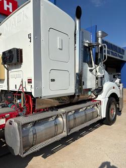 2010 Mack Superliner