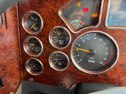 2010 Mack Superliner