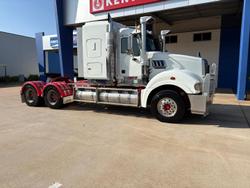 2010 Mack Superliner
