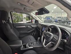 2022 Isuzu MU-X LS-M