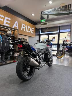 2024 BMW Motorrad R 1250 RS LIGHT WHITE/RACING BLUE METALL