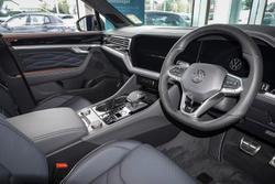 2025 Volkswagen Touareg 210TDI R-Line