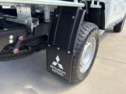 2025 Mitsubishi Triton GLX