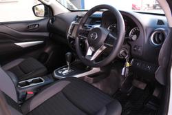 2021 Nissan Navara SL