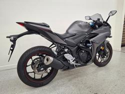 2016 YAMAHA YZF-R3 grey