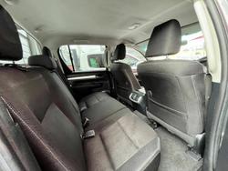 2020 Toyota Hilux SR5