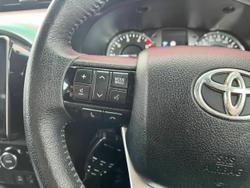 2020 Toyota Hilux SR5