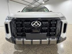 2025 LDV D90 Executive