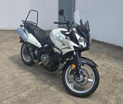 2010 Suzuki V-Strom 650 ABS (DL650A) V-Strom White