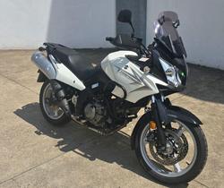 2009 Suzuki V-Strom 650 ABS (DL650A) V-Strom White