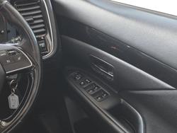 2019 Mitsubishi Outlander ES
