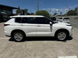 2022 Mitsubishi Outlander LS