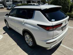 2022 Mitsubishi Outlander LS