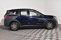 2024 Mahindra XUV700 AX7L