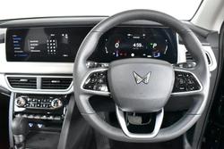 2024 Mahindra XUV700 AX7L