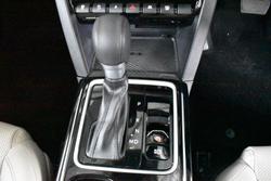 2024 Mahindra XUV700 AX7L