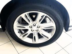 2017 Land Rover Range Rover Velar D180 SE