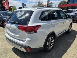 2018 Mitsubishi Outlander ES ADAS