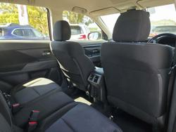 2019 Mitsubishi Outlander ES