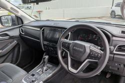 2021 Isuzu MU-X LS-M