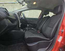 2015 Renault Clio Expression IV B98 Flame Red