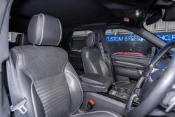 2017 Land Rover Discovery TD6 HSE Series 5 MY18 4X4 Dual Range Silicon Silver