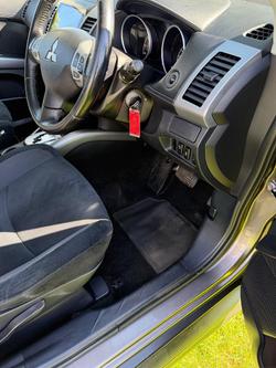 2012 Mitsubishi Outlander VR