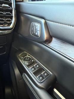 2025 Ford Everest Platinum