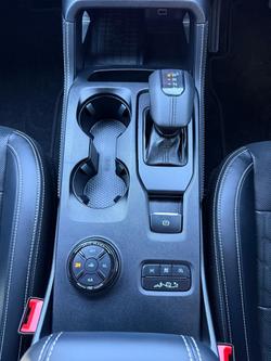 2025 Ford Everest Platinum