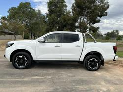 2024 Nissan Navara ST-X