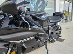 2024 Yamaha YZF-R7LA Black