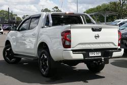 2024 Nissan Navara ST-X