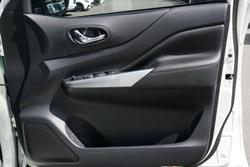 2024 Nissan Navara ST-X