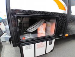 2025 Windsor Genesis 176Rd 17'