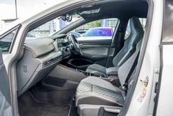 2023 Volkswagen Golf 110TSI R-Line