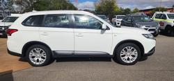 2020 MITSUBISHI OUTLANDER 2020 MITSUBISHI OUTLANDER LS 7 SEAT (AWD) CONTINUOUS VARIABLE 4D WAGON 4CYL White