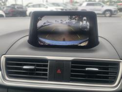 2018 Mazda 3 Neo Sport