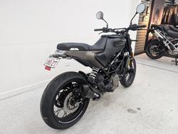 2022 HUSQVARNA SVARTPILEN 401 Black