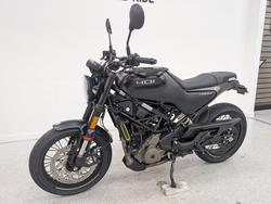 2022 HUSQVARNA SVARTPILEN 401 Black