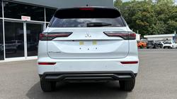 2025 Mitsubishi Outlander LS