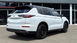 2025 Mitsubishi Outlander LS