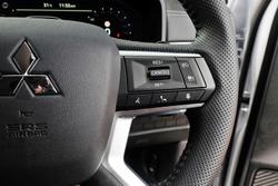 2025 Mitsubishi Outlander LS