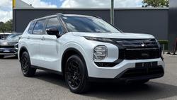 2025 Mitsubishi Outlander LS