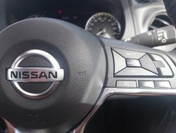 2025 Nissan Navara ST-X