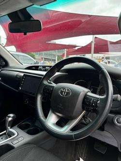 2021 Toyota Hilux SR5