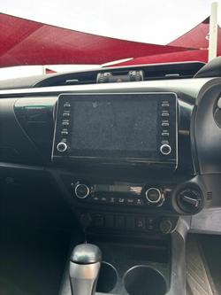 2021 Toyota Hilux SR5