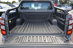 2025 Isuzu D-MAX BLADE