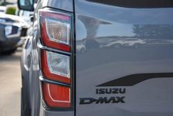 2025 Isuzu D-MAX BLADE